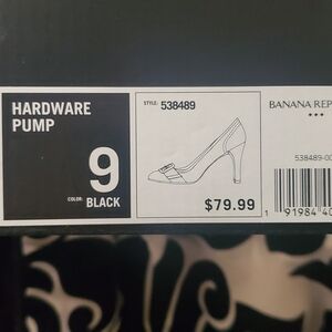 Banana Republic Black Hardware Pump